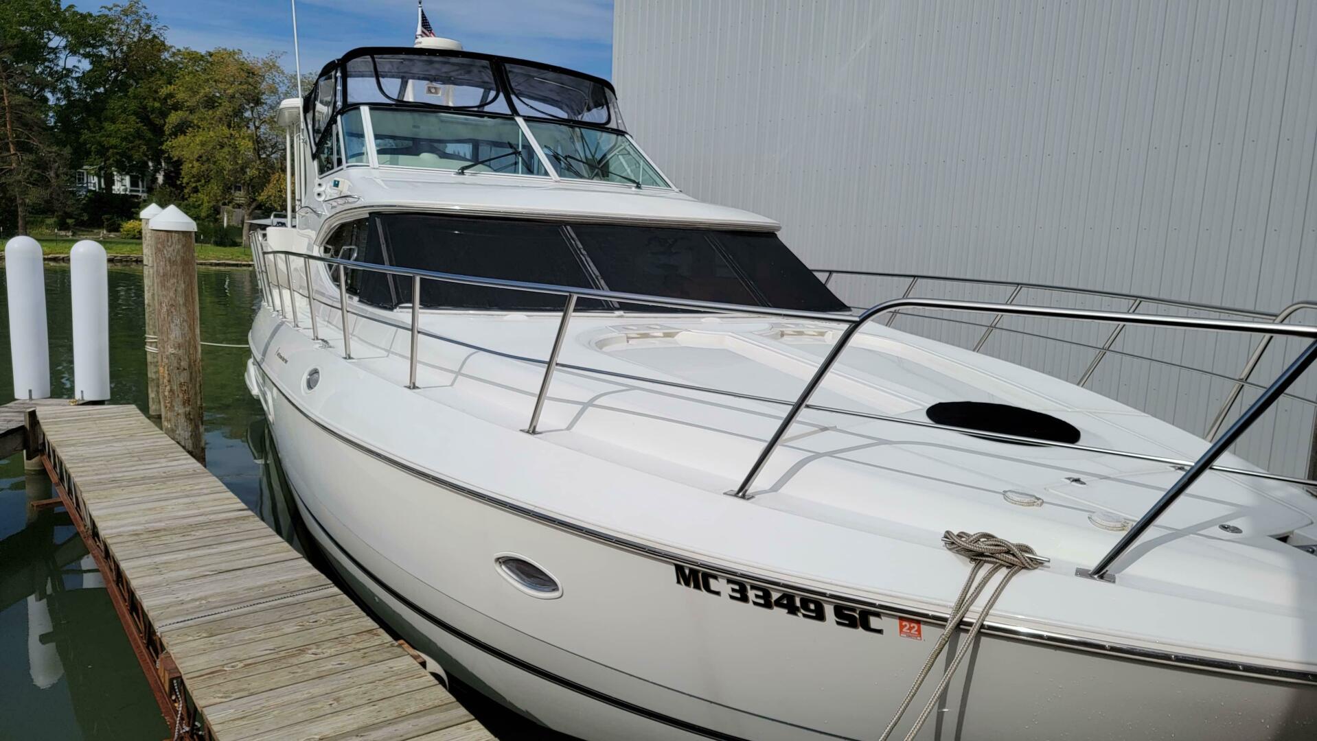 Slide: The Image of Cruisers 4450 Express Motor Yacht 2000 - 4433580
