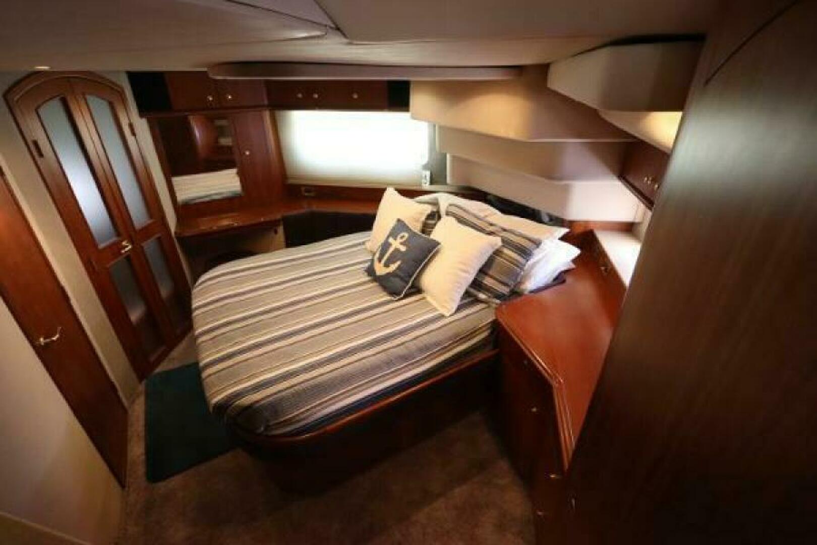 Slide: The Image of Cruisers 4450 Express Motor Yacht 2000 - 5390073