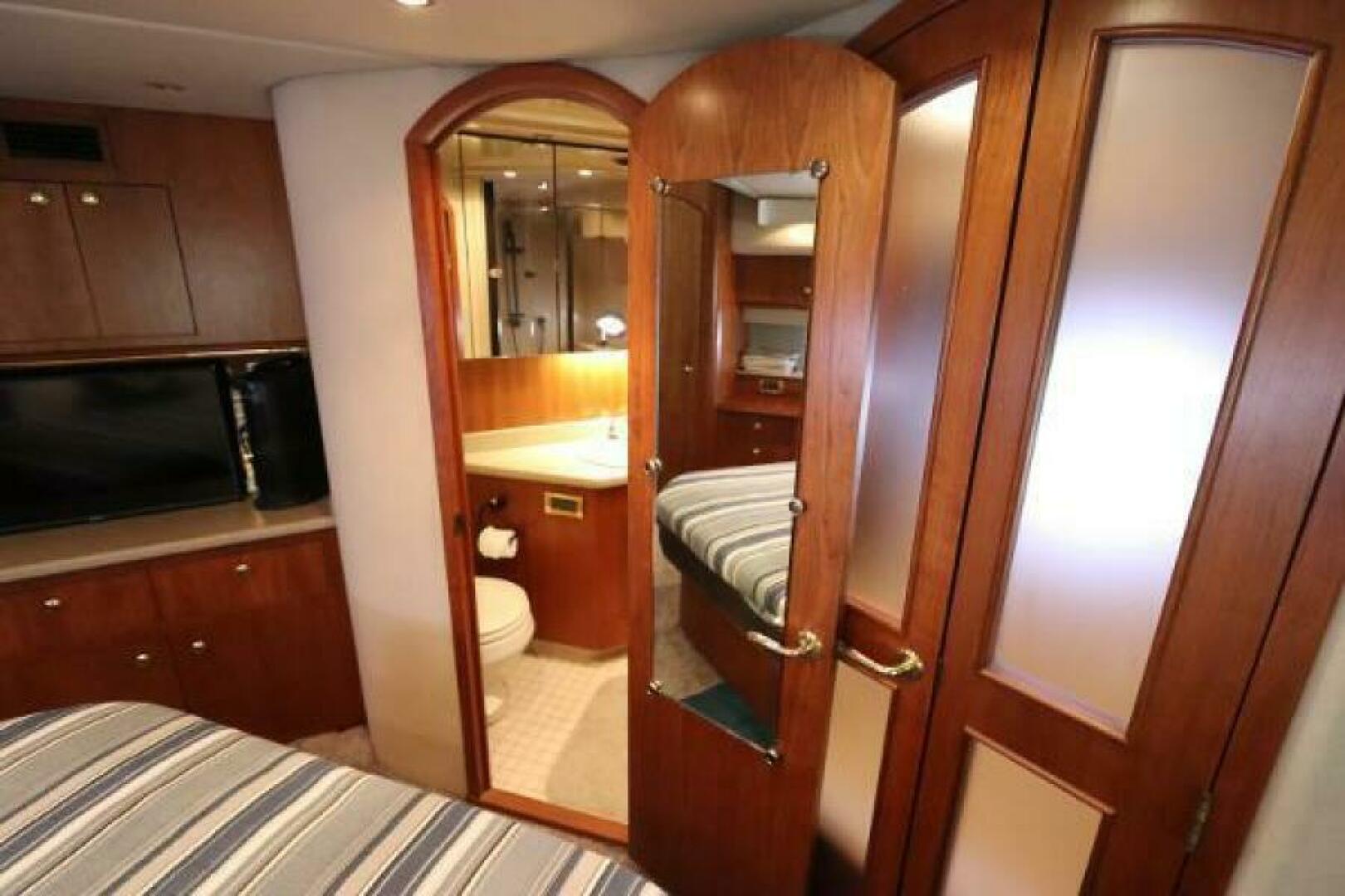 Slide: The Image of Cruisers 4450 Express Motor Yacht 2000 - 5390076