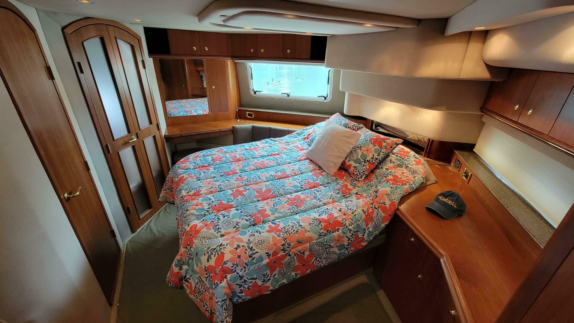 Slide: The Image of Cruisers 4450 Express Motor Yacht 2000 - 4433627