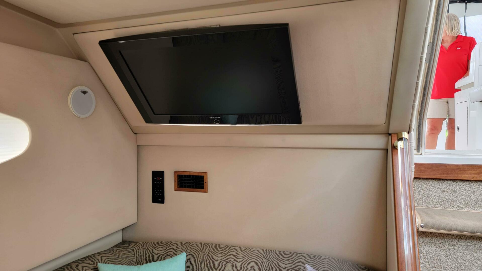Slide: The Image of Cruisers 4450 Express Motor Yacht 2000 - 4433651