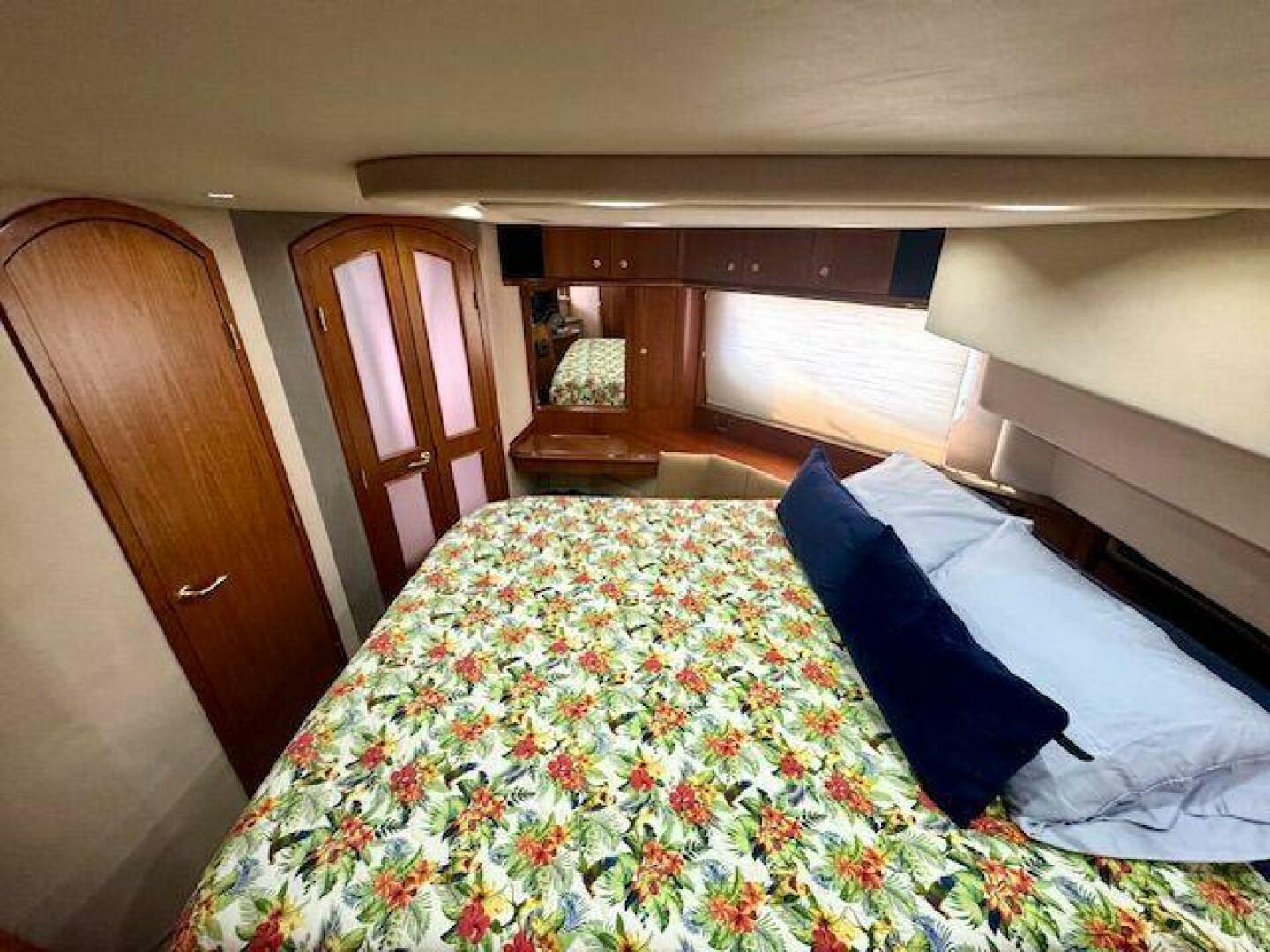 Slide: The Image of Cruisers 4450 Express Motor Yacht 2001 - 5503787