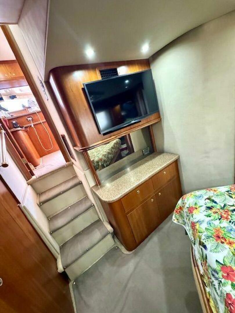 Slide: The Image of Cruisers 4450 Express Motor Yacht 2001 - 5503791