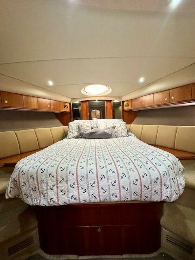 Slide: The Image of Cruisers 4450 Express Motor Yacht 2001 - 5503797