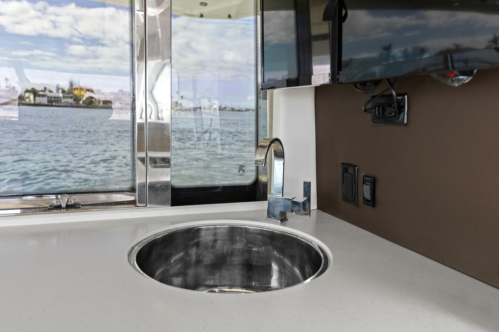 Slide: The Image of 2014 45 Cruisers Yachts Cantius - Best Times Too - 4871166