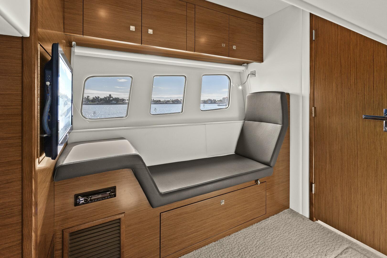 Slide: The Image of 2014 45 Cruisers Yachts Cantius - Best Times Too - 4871305