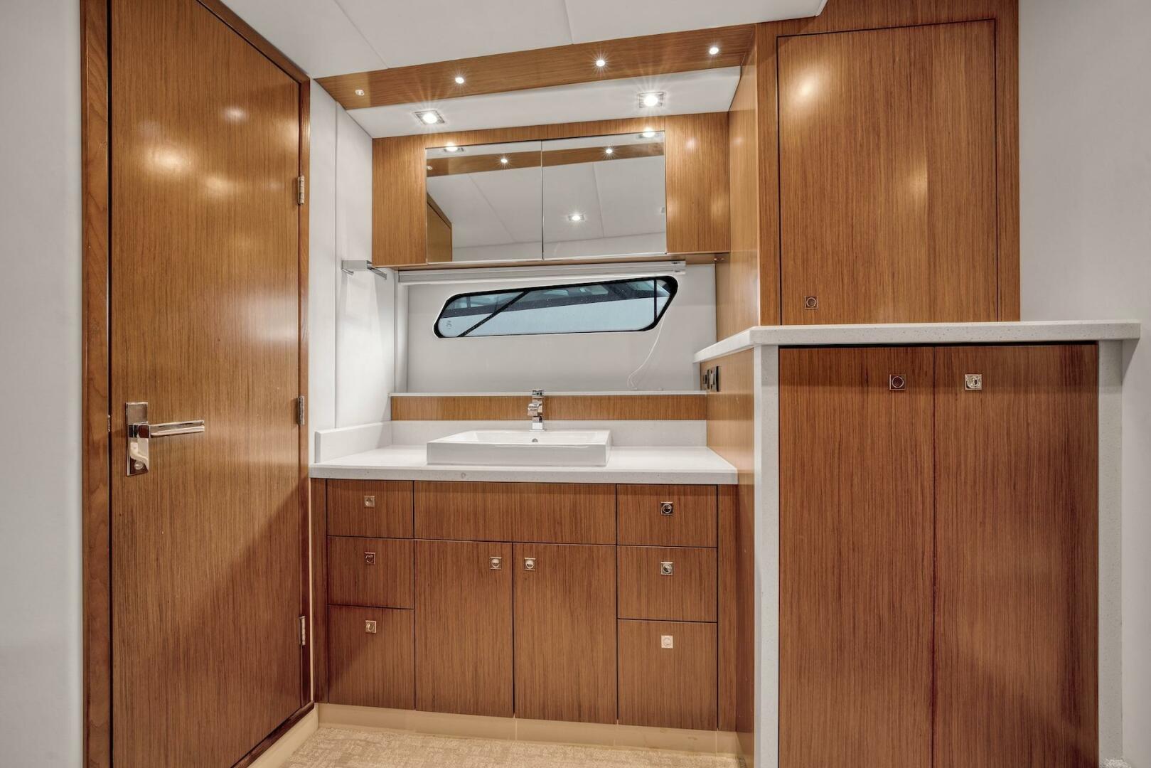Slide: The Image of 2015 Cruisers Yachts 48 Cantius - Full Beam Master Head - 5116984