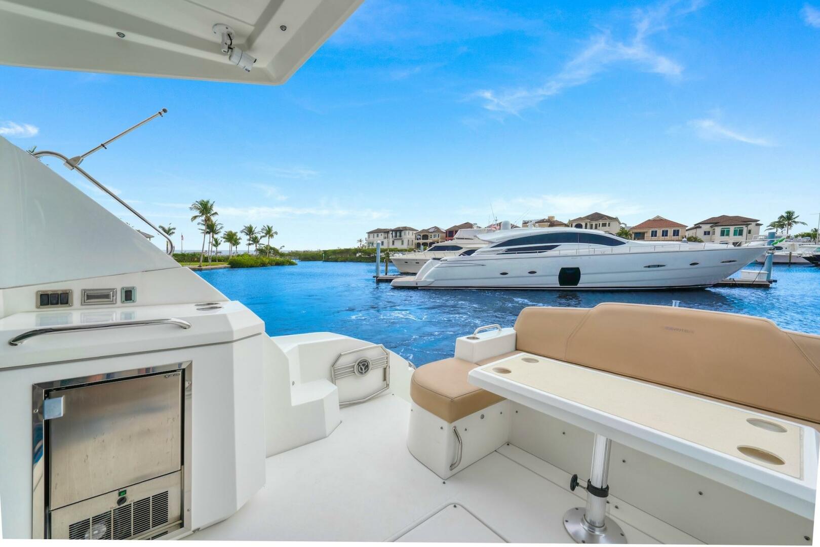 Slide: The Image of 2015 Cruisers Yachts 48 Cantius - Cockpit Lounge Seating - 5116974