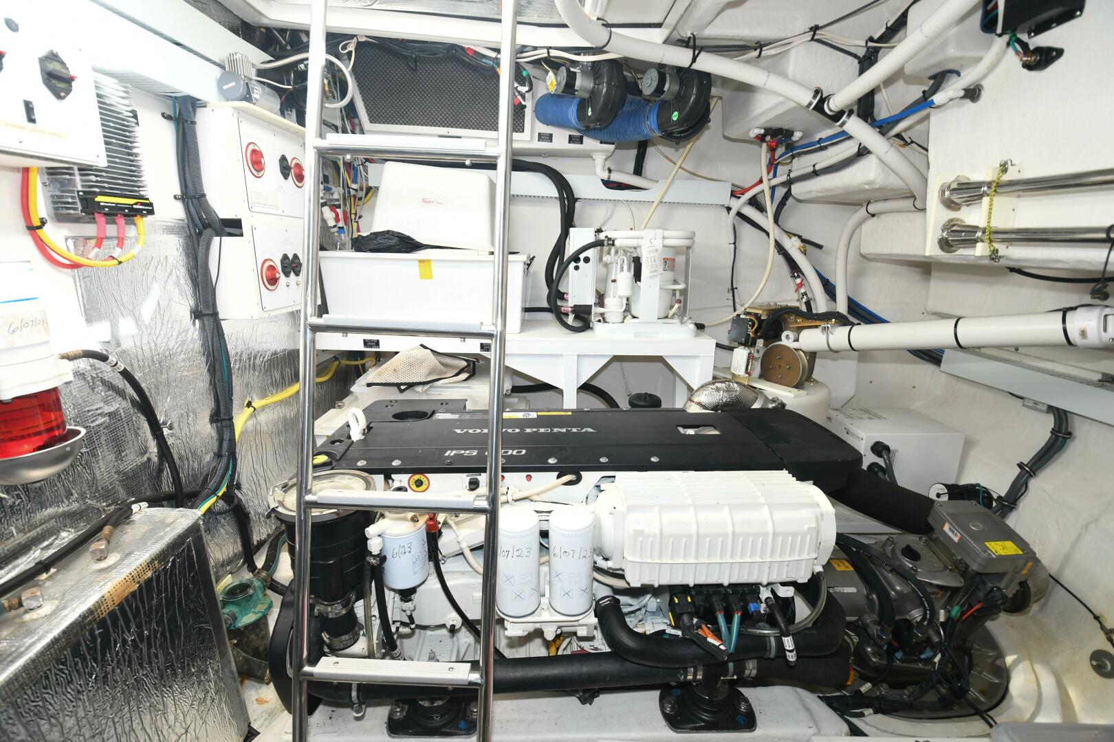 Slide: The Image of 2018 50 Cruisers Cantius - Grateful III - Engine Room - 32