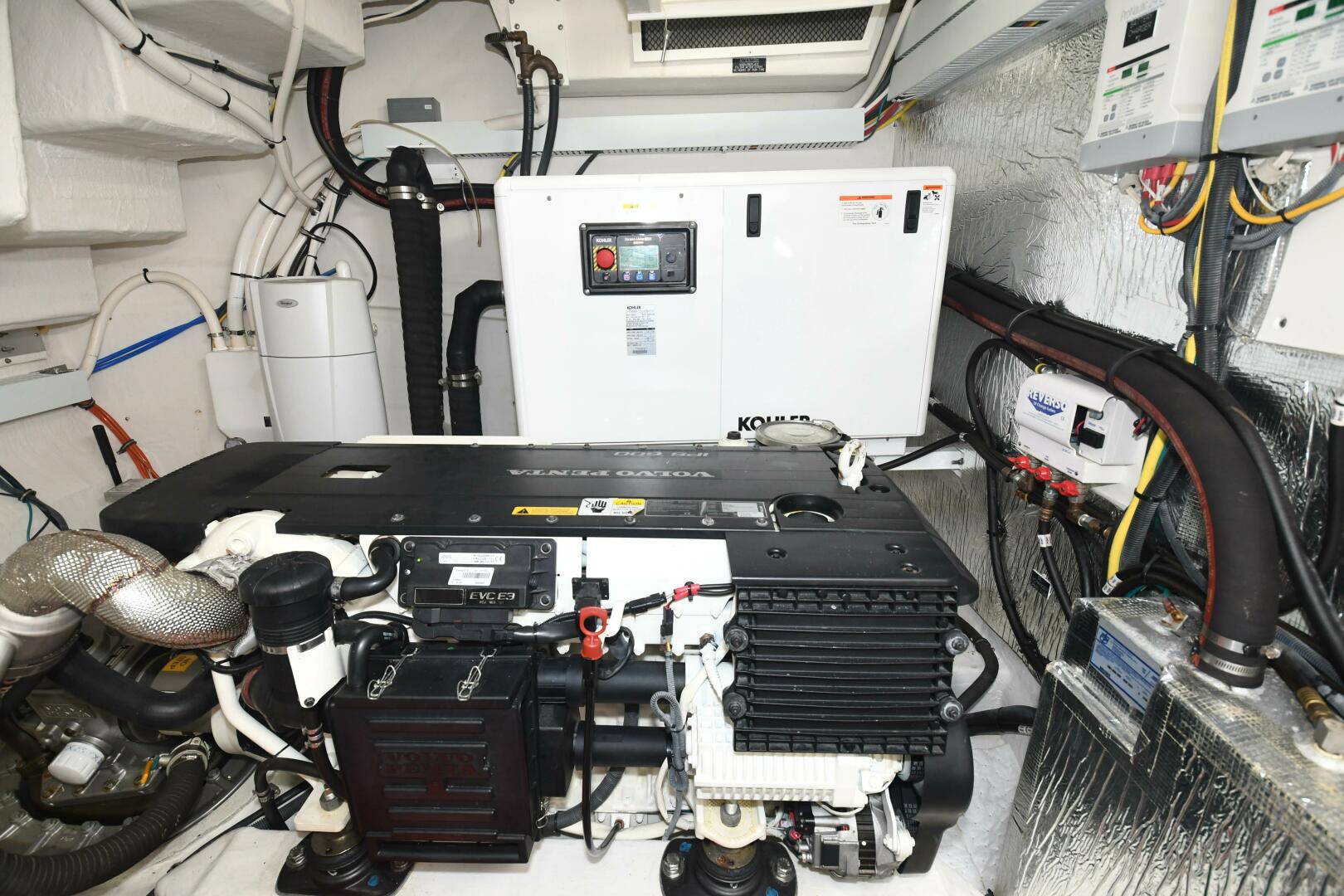 Slide: The Image of 2018 50 Cruisers Cantius - Grateful III - Kohler Generator - 36