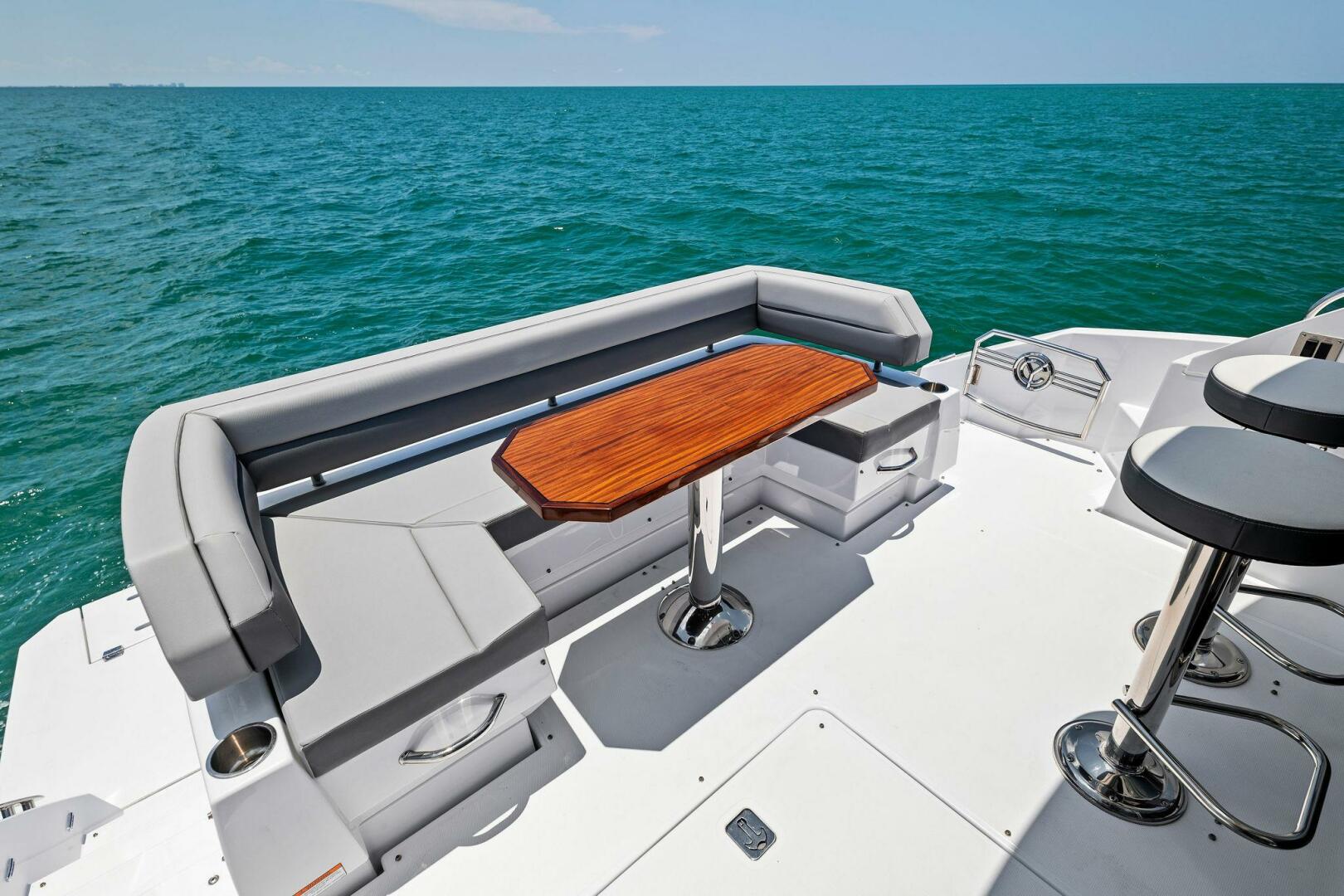 Slide: The Image of 2022 50 Cruisers Cantius - Mint 2 Bee - Cockpit - 4409729