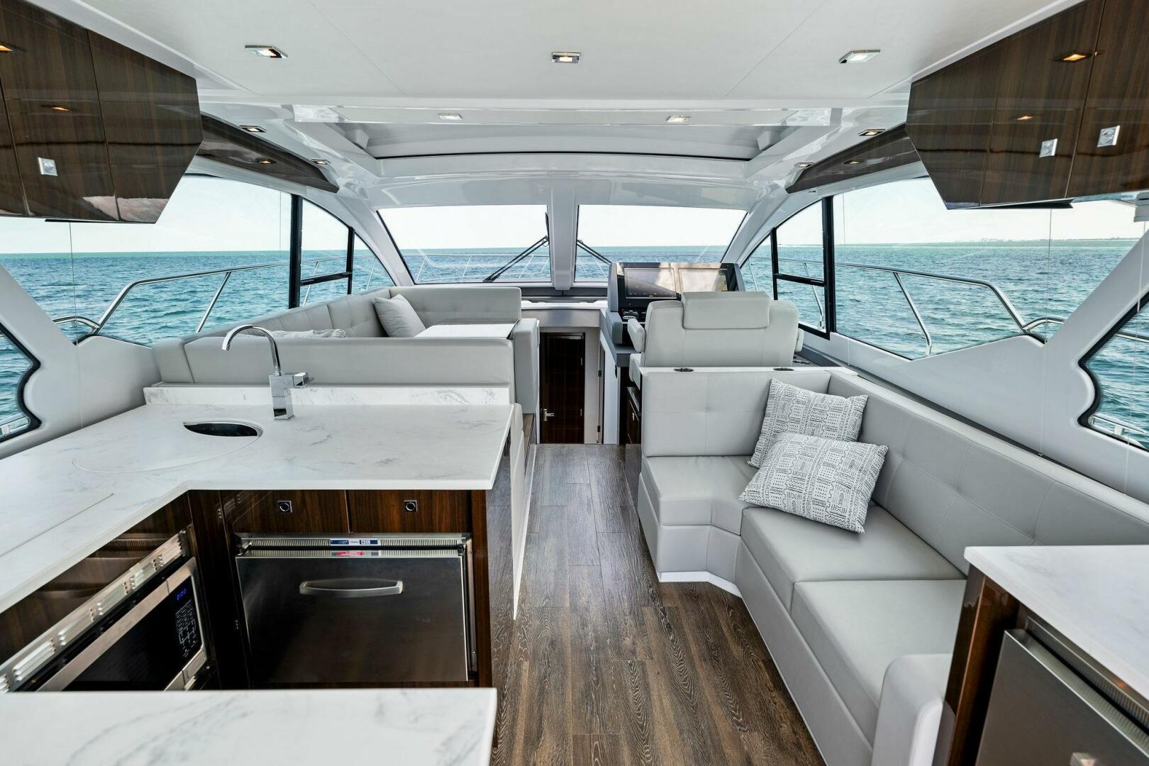 Slide: The Image of 2022 50 Cruisers Cantius - Mint 2 Bee - Salon Overview - 4409809