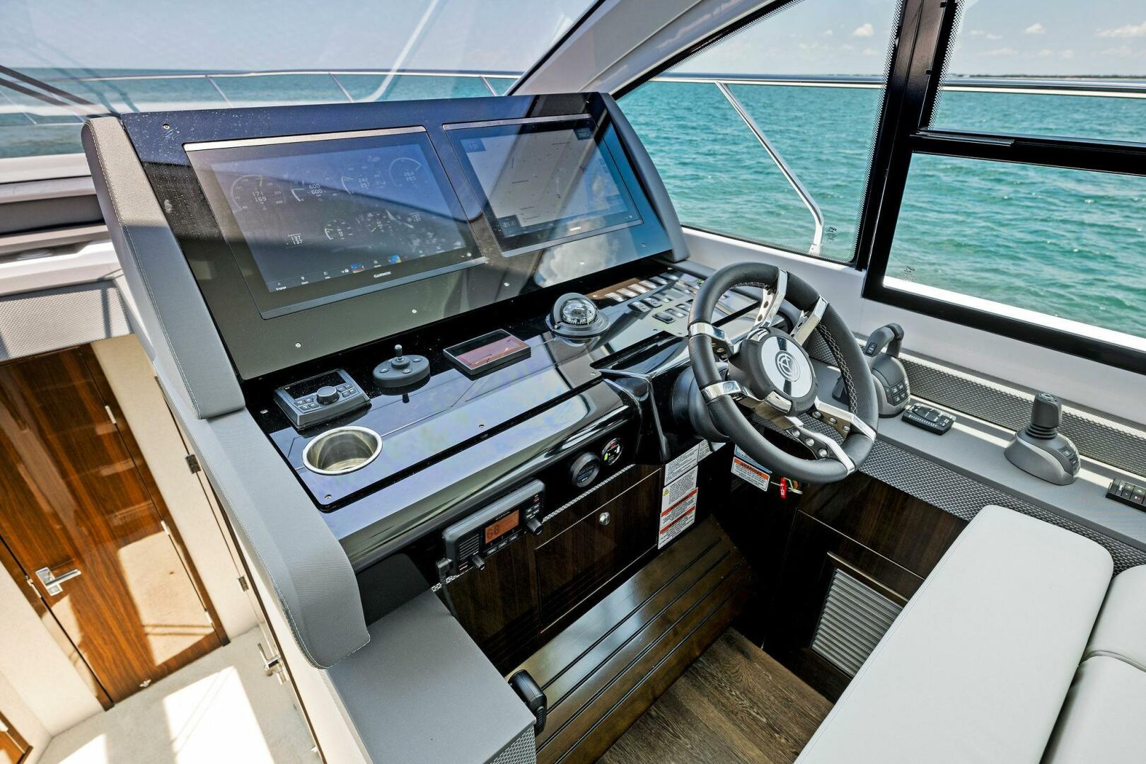 Slide: The Image of 2022 50 Cruisers Cantius - Mint 2 Bee - Helm - 4409796