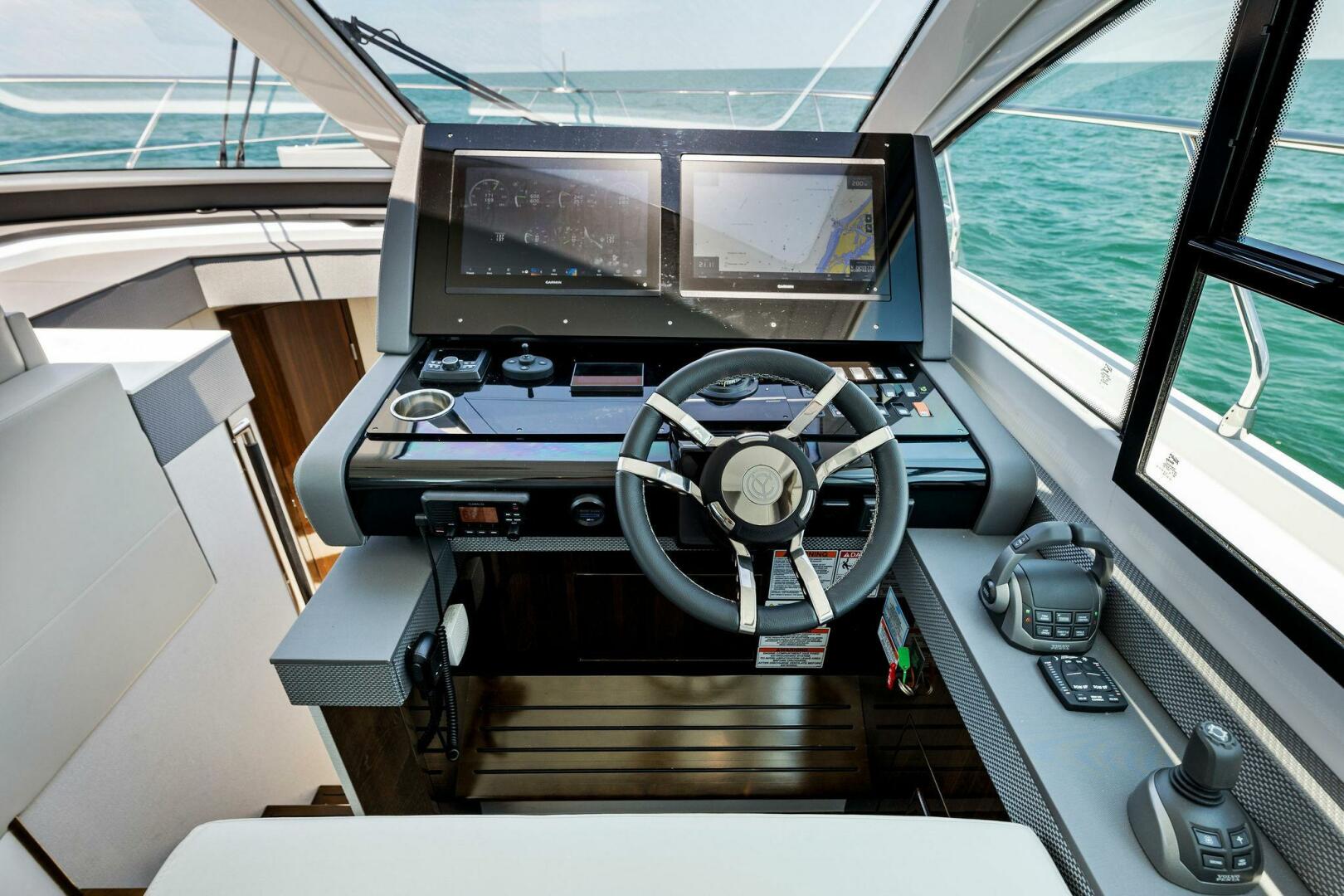 Slide: The Image of 2022 50 Cruisers Cantius - Mint 2 Bee - Helm - 4409814