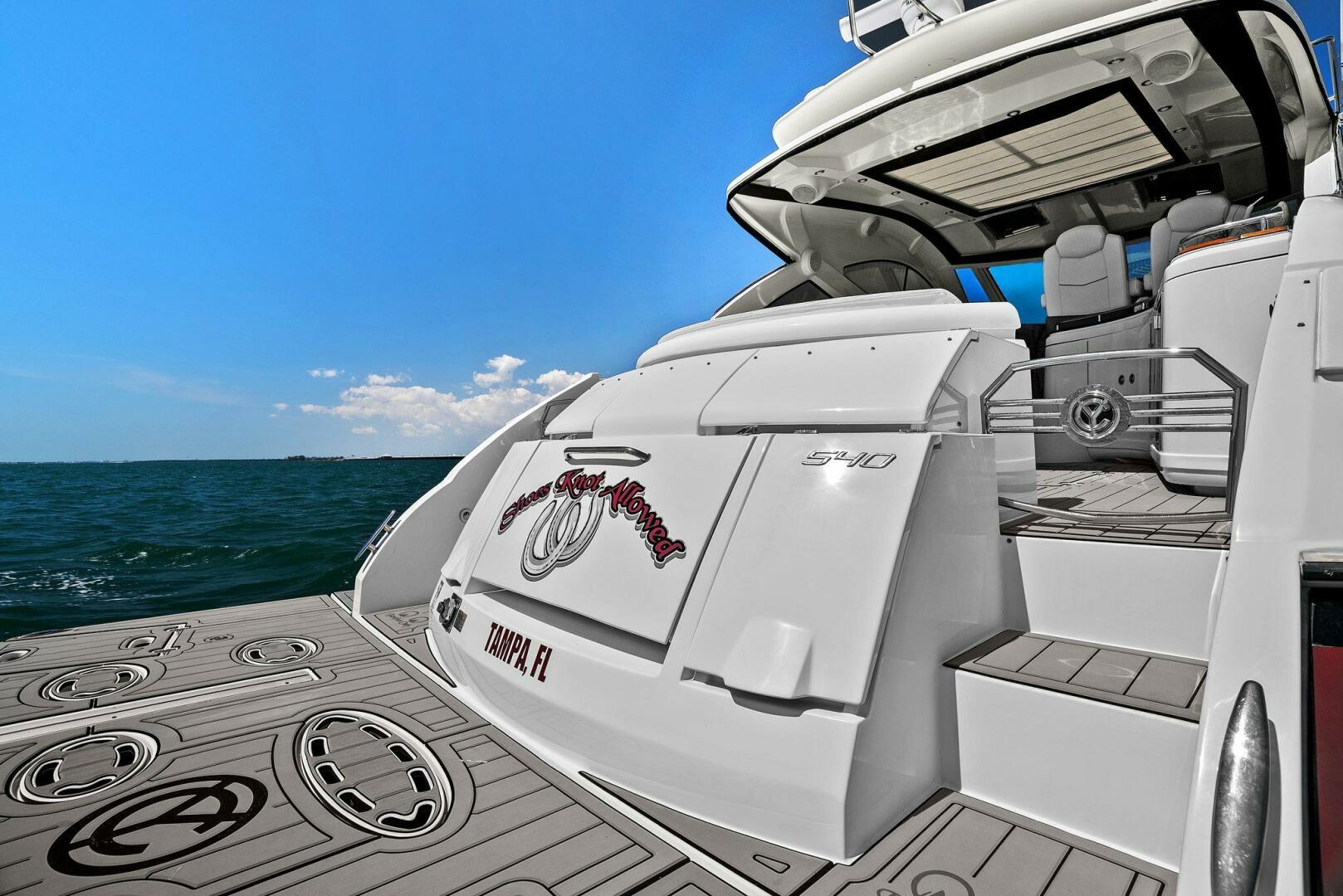 Slide: The Image of 2014 Cruisers Yachts 540 Sport Coupe - 5342396