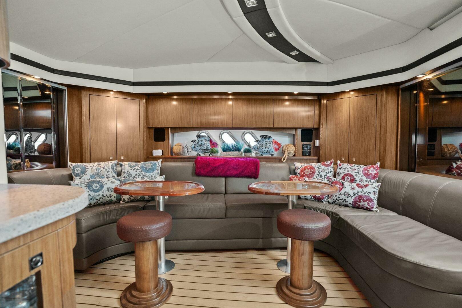Slide: The Image of 2014 Cruisers Yachts 540 Sport Coupe - 5342419