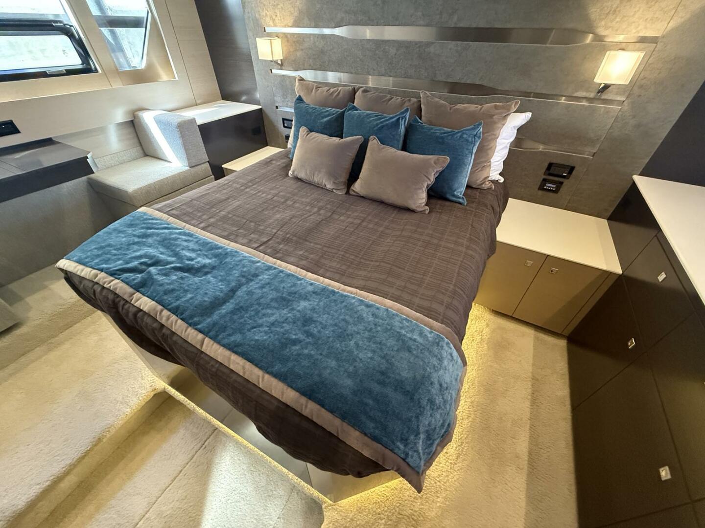 Slide: The Image of Master Berth   - 29