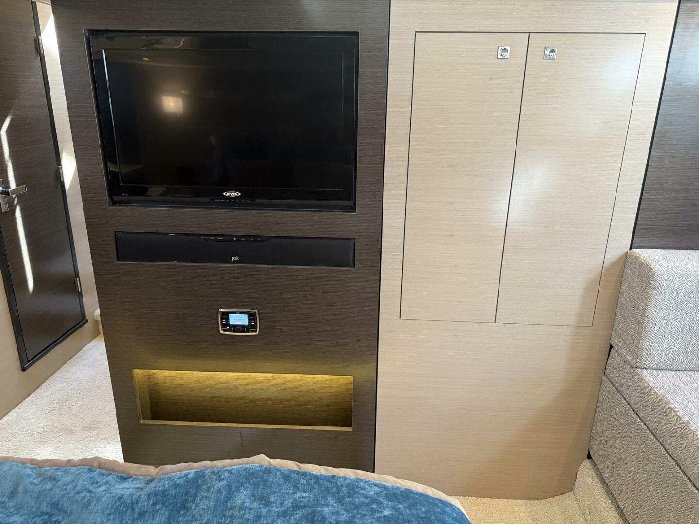 Slide: The Image of Master Cabin Looking Forward   - 33