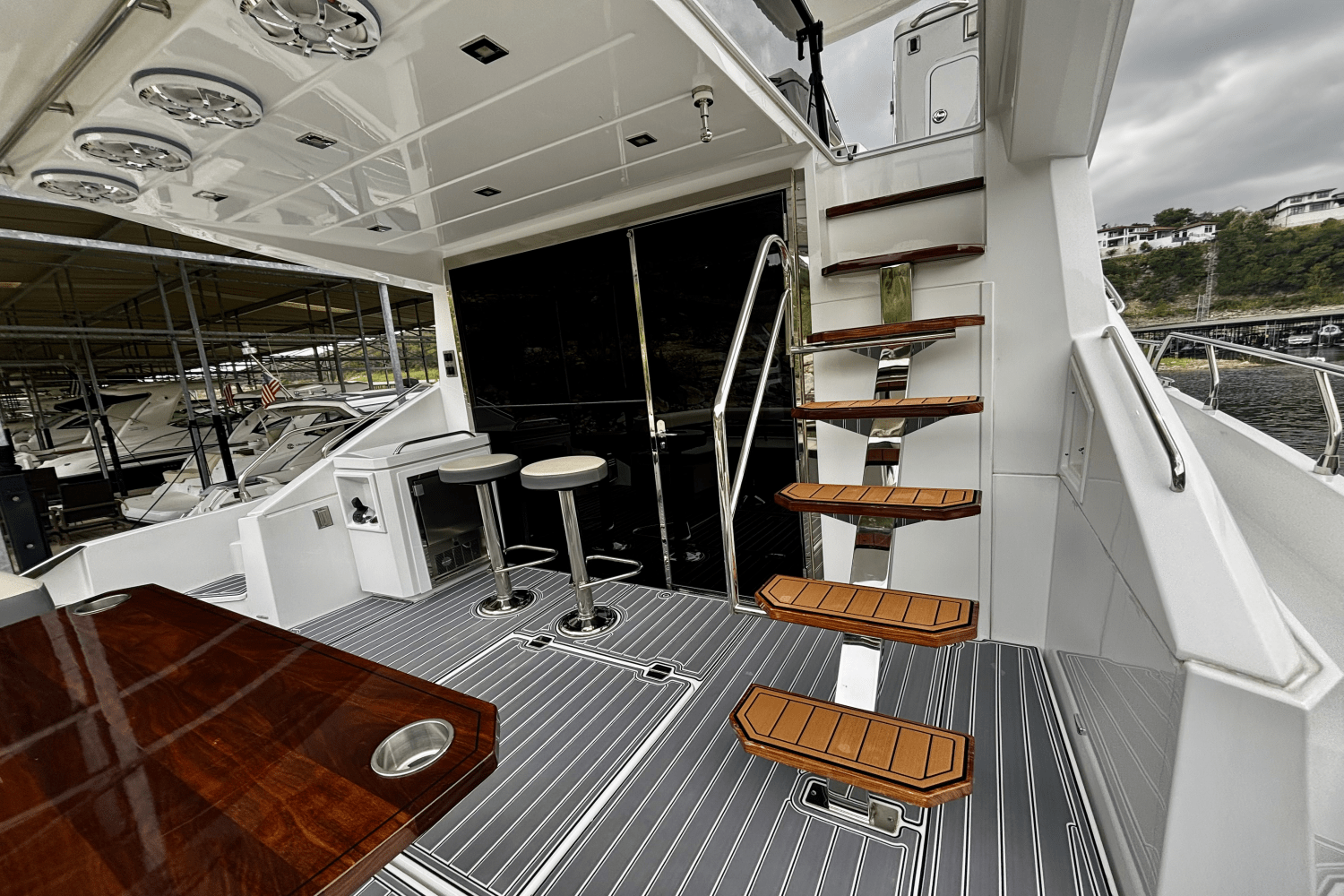 Slide: The Image of Cruisers 60 FLY 2020 - 11