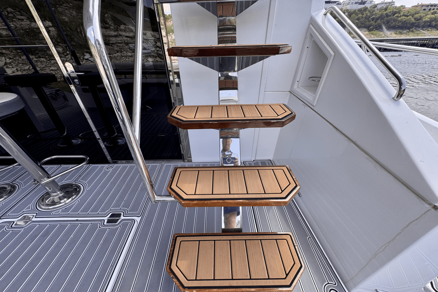 Slide: The Image of Cruisers 60 FLY 2020 - 12