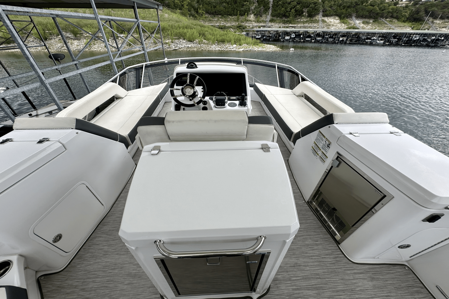 Slide: The Image of Cruisers 60 FLY 2020 - 14