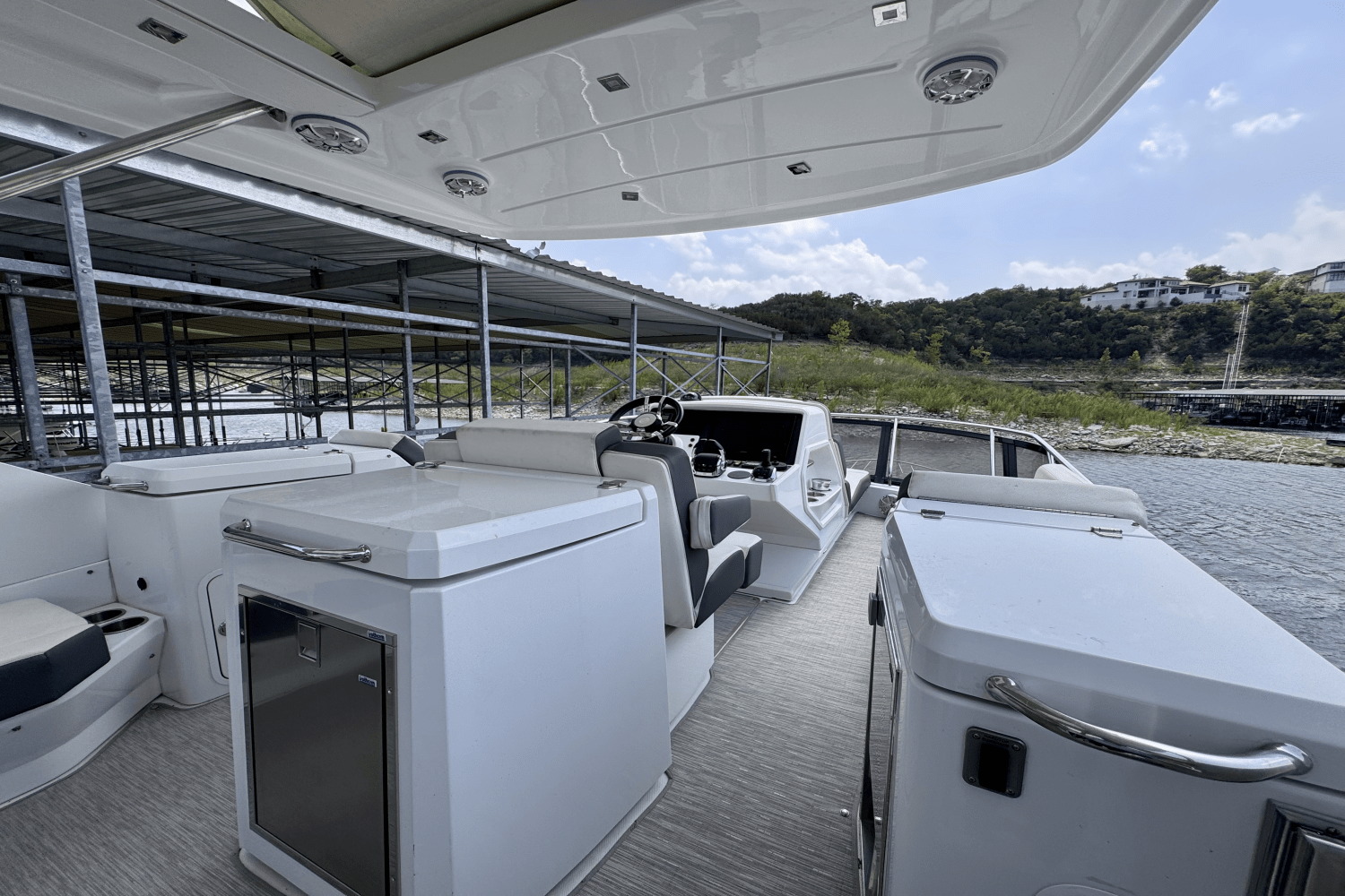 Slide: The Image of Cruisers 60 FLY 2020 - 15