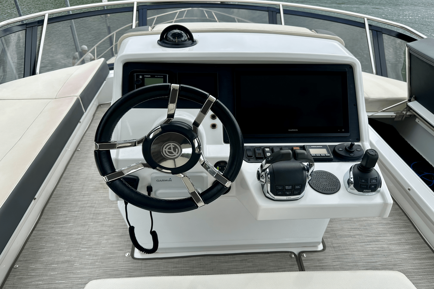 Slide: The Image of Cruisers 60 FLY 2020 - 16