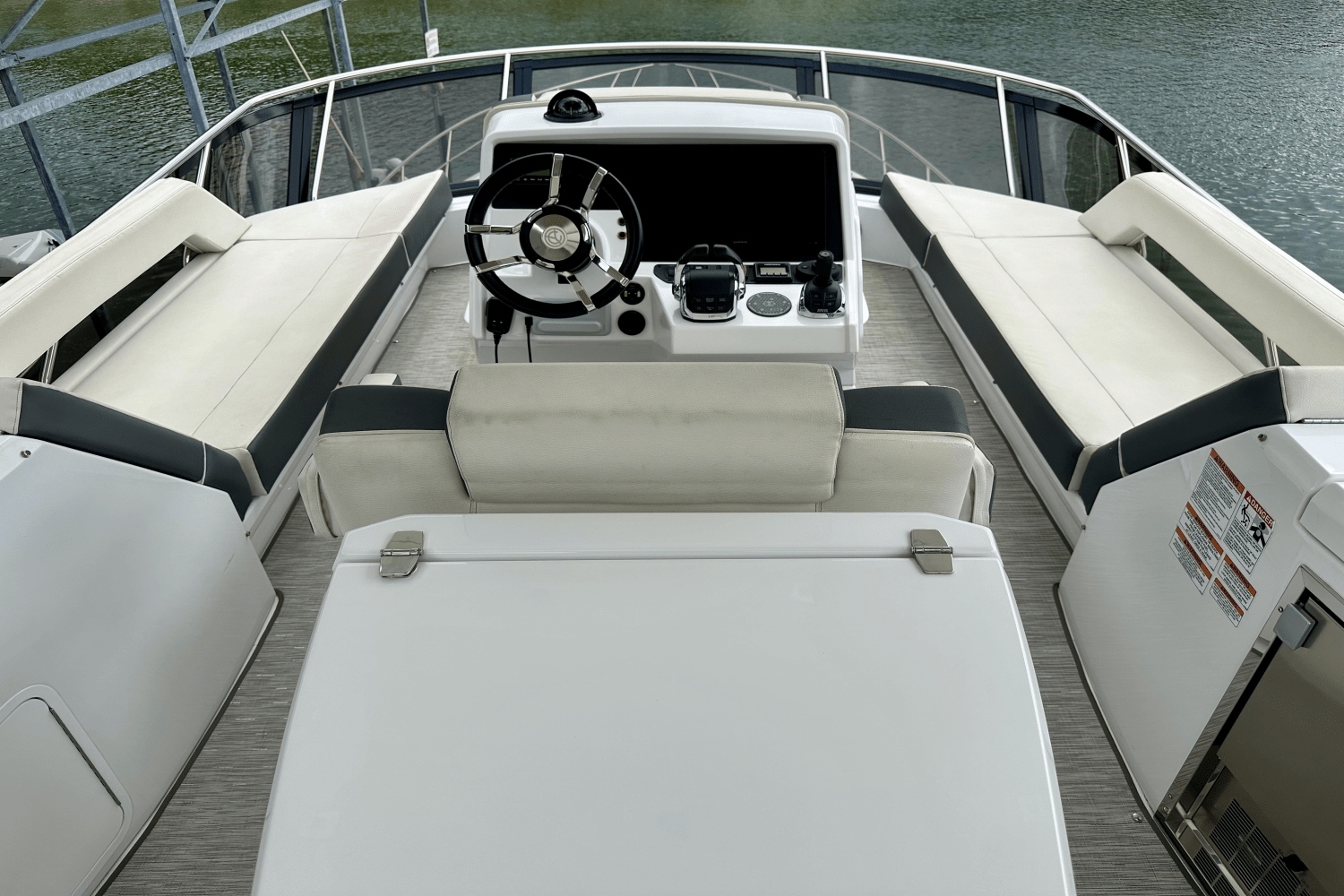 Slide: The Image of Cruisers 60 FLY 2020 - 17