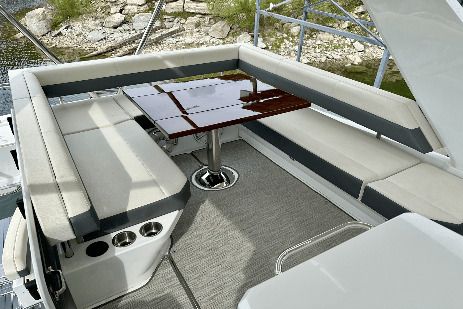 Slide: The Image of Cruisers 60 FLY 2020 - 20