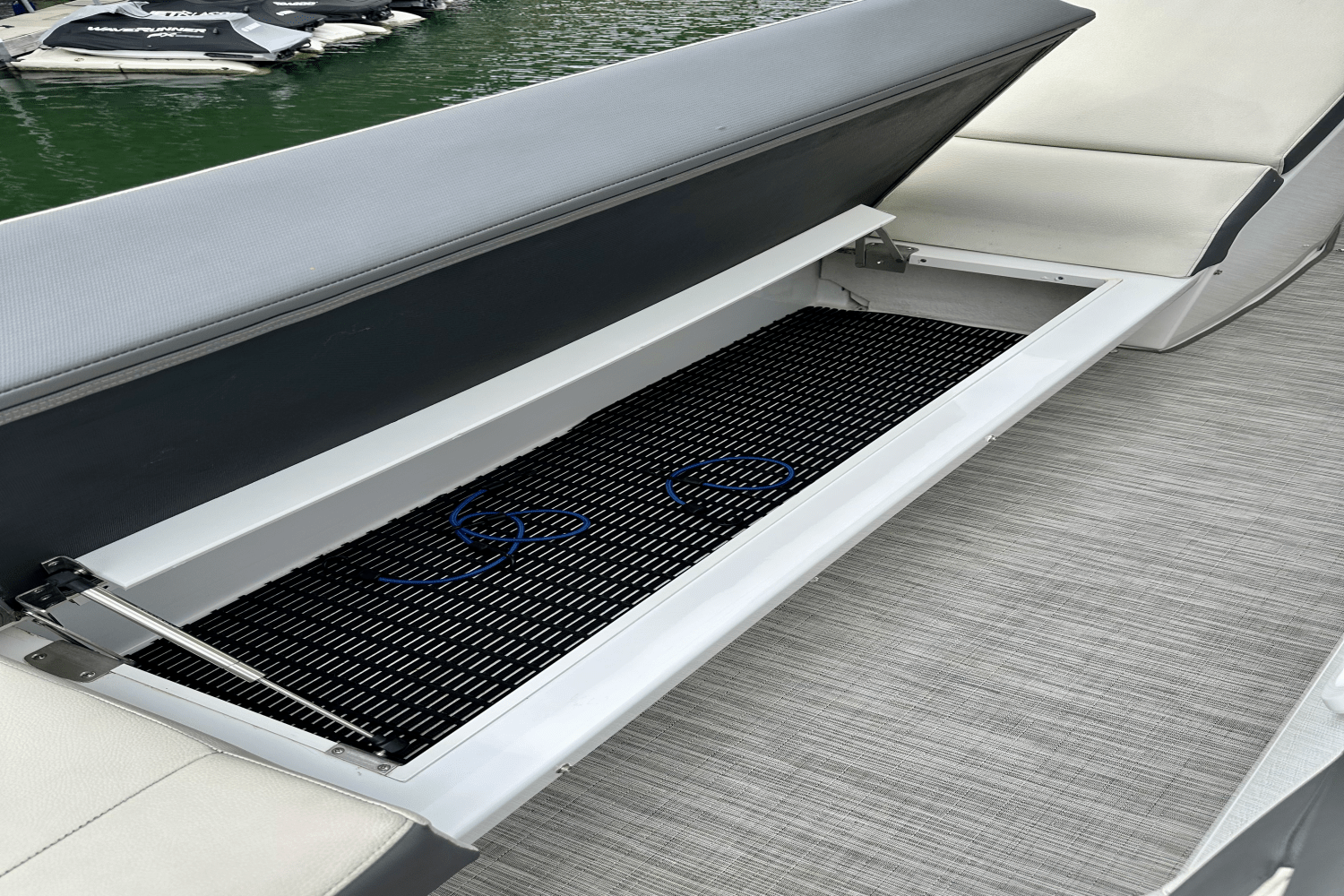 Slide: The Image of Cruisers 60 FLY 2020 - 25