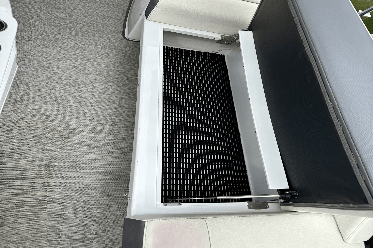 Slide: The Image of Cruisers 60 FLY 2020 - 26