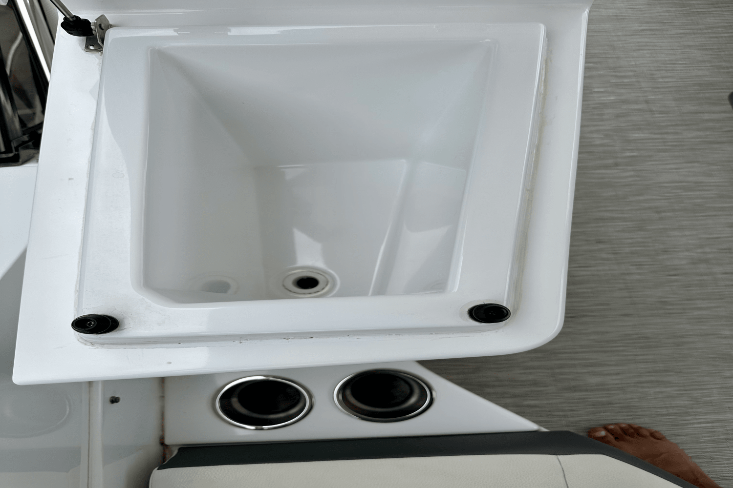 Slide: The Image of Cruisers 60 FLY 2020 - 28