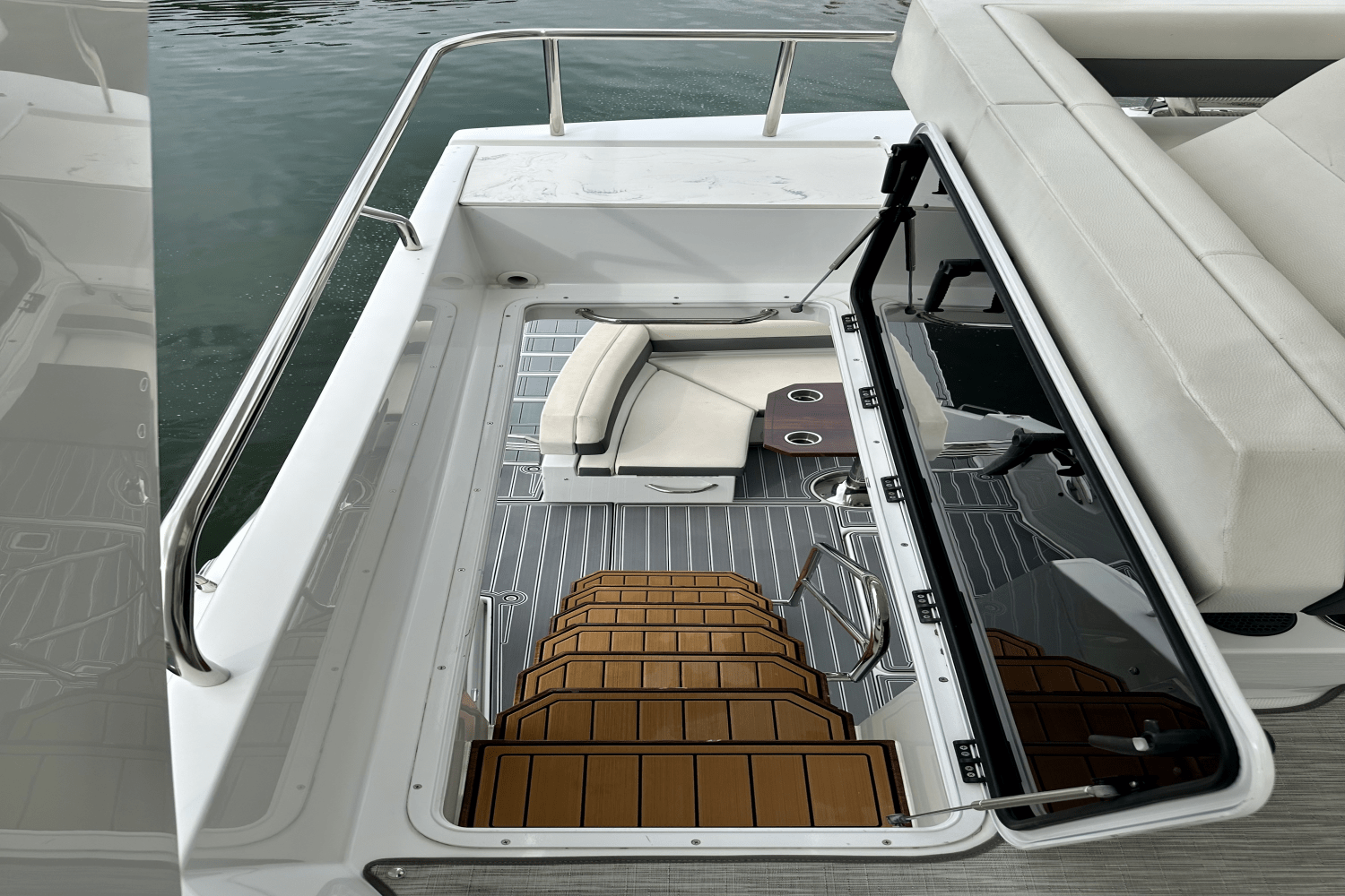 Slide: The Image of Cruisers 60 FLY 2020 - 32