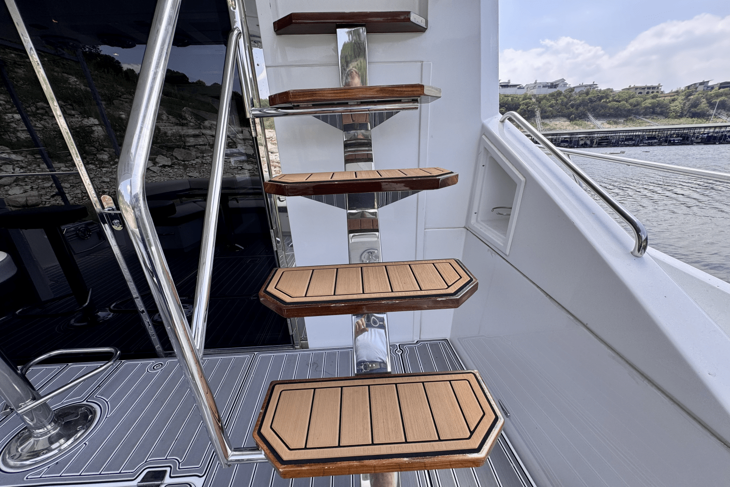 Slide: The Image of Cruisers 60 FLY 2020 - 40