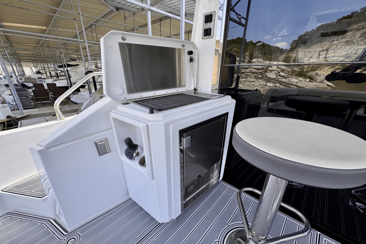 Slide: The Image of Cruisers 60 FLY 2020 - 42