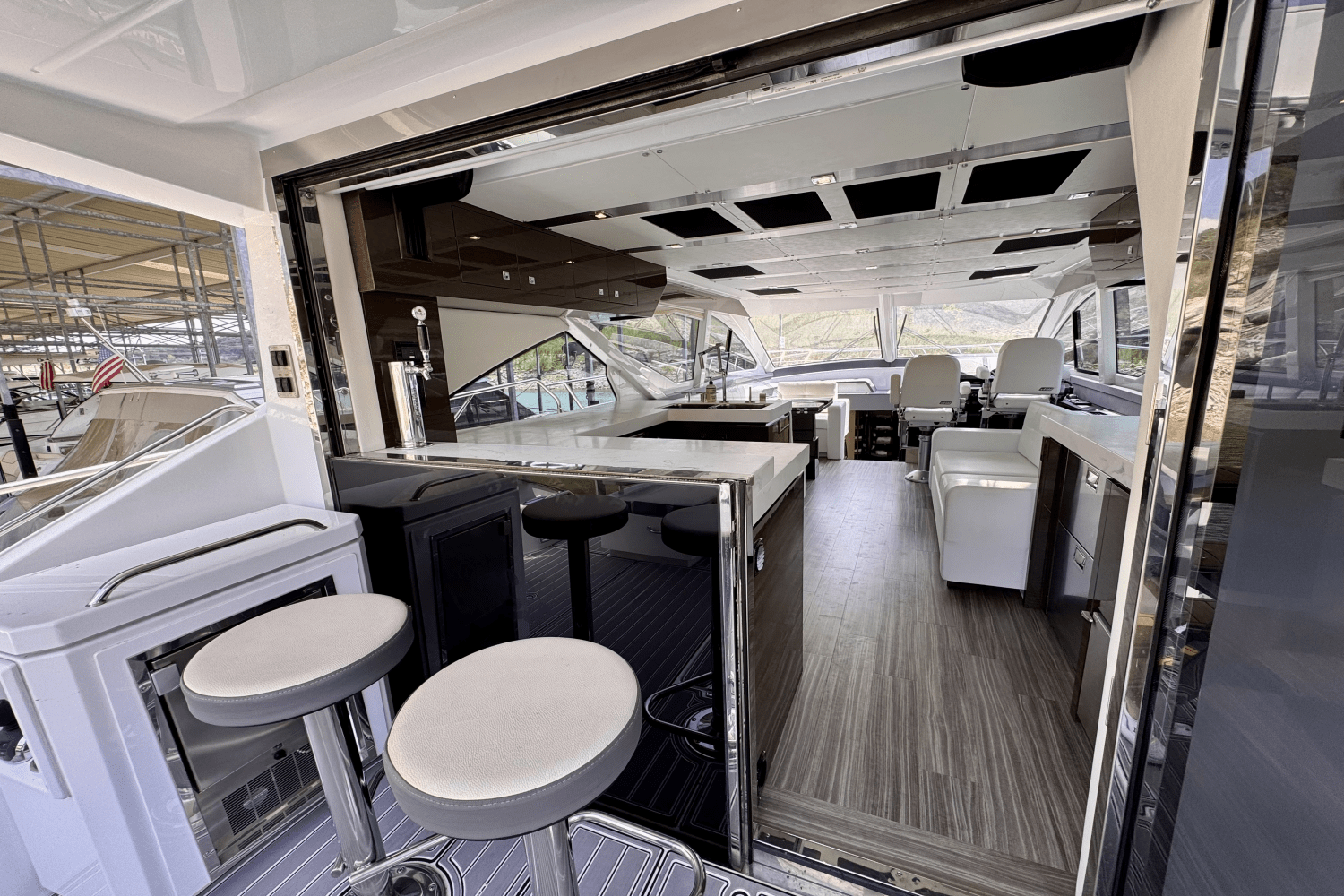 Slide: The Image of Cruisers 60 FLY 2020 - 44