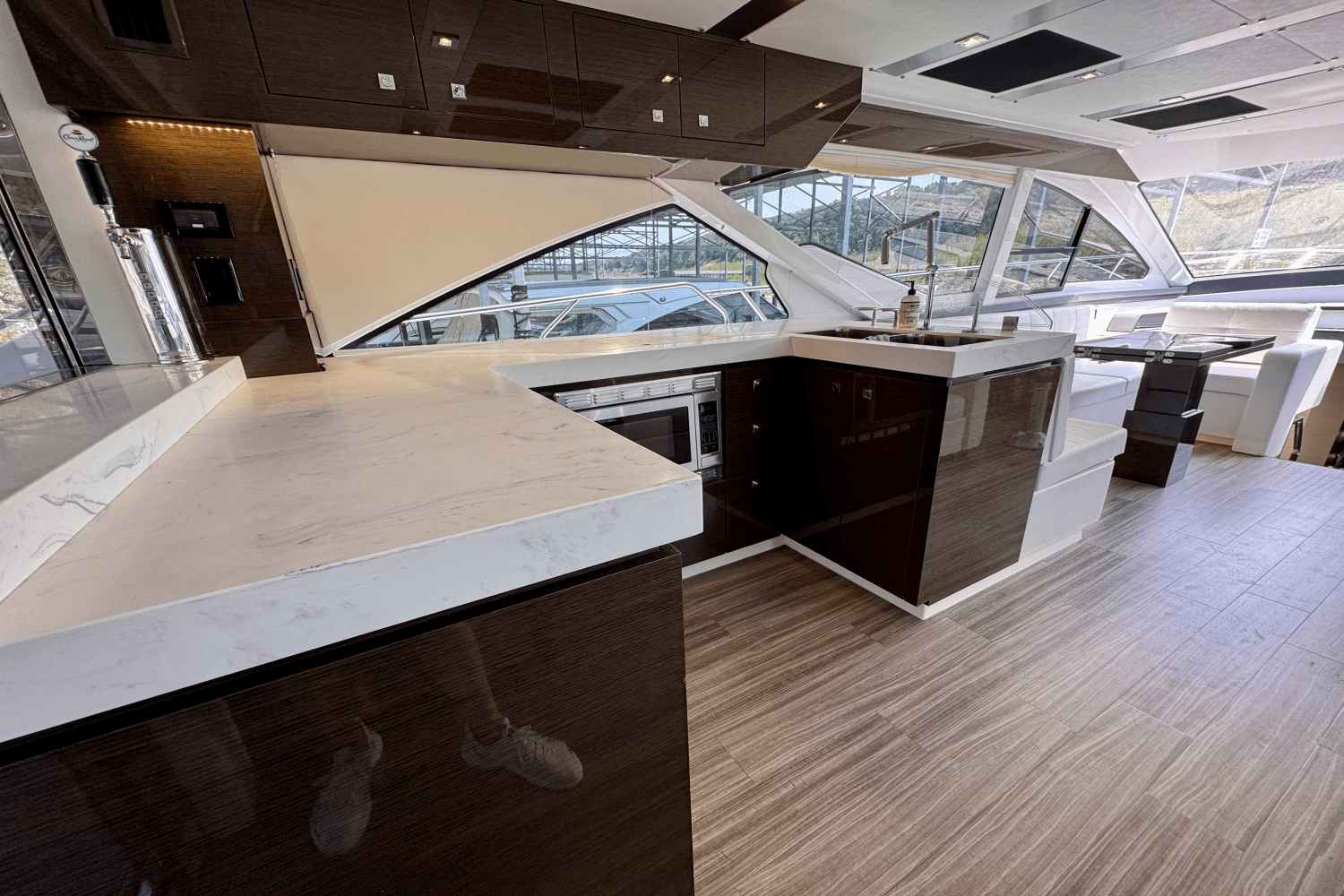 Slide: The Image of Cruisers 60 FLY 2020 - 47