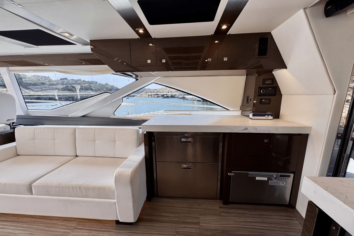 Slide: The Image of Cruisers 60 FLY 2020 - 48