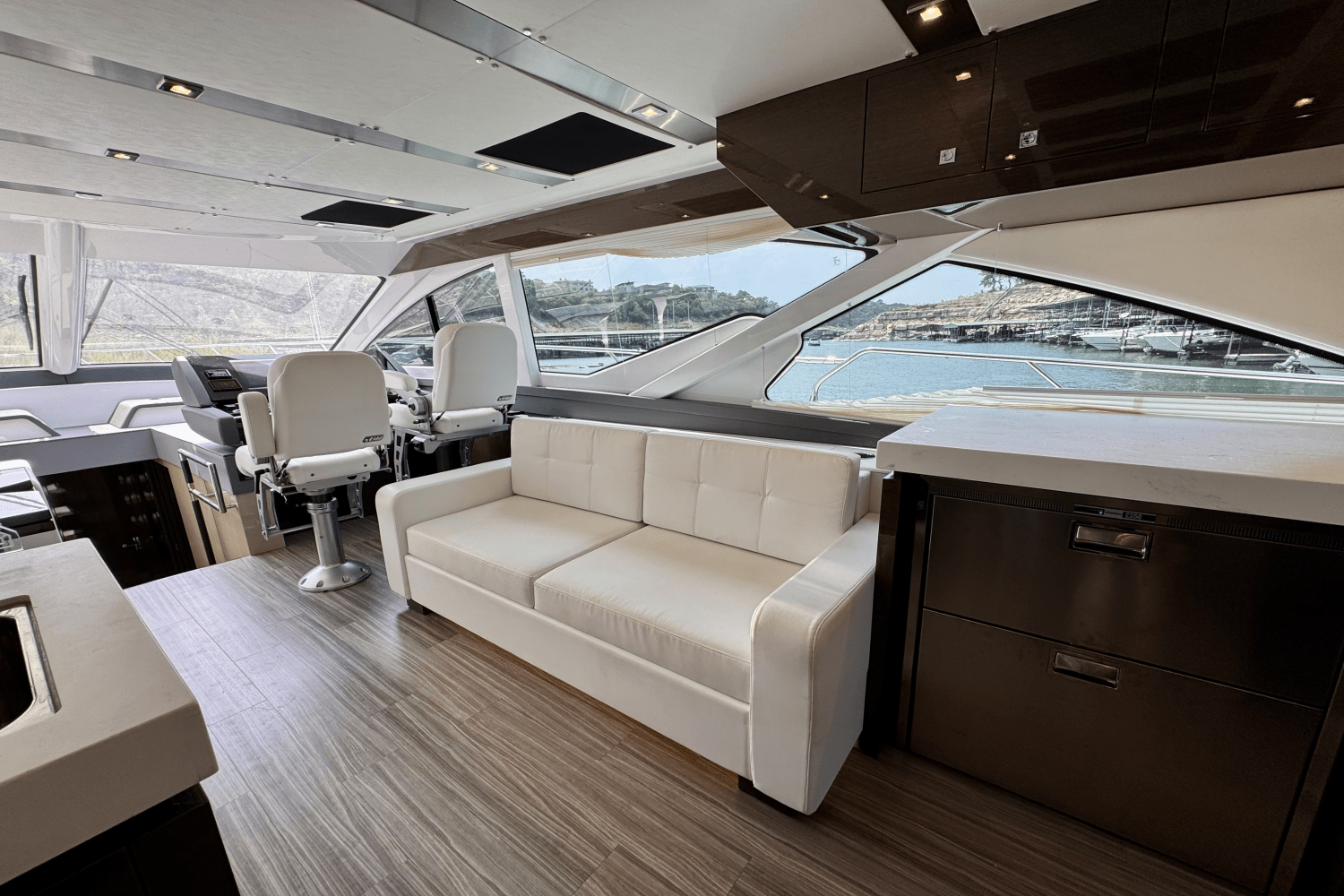 Slide: The Image of Cruisers 60 FLY 2020 - 49