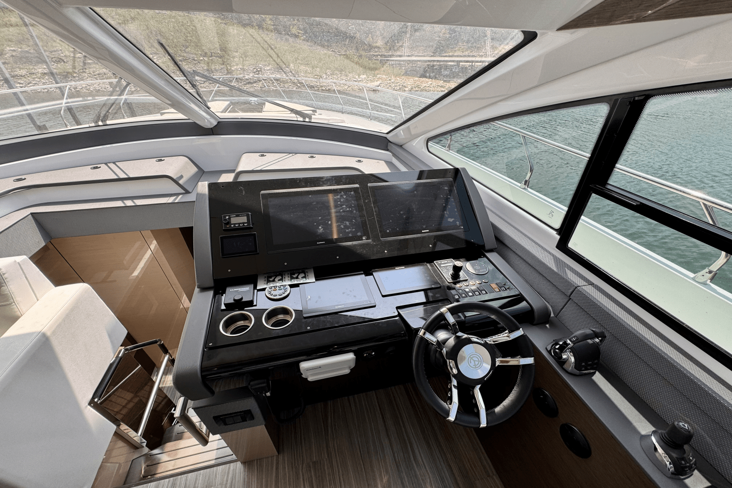 Slide: The Image of Cruisers 60 FLY 2020 - 52