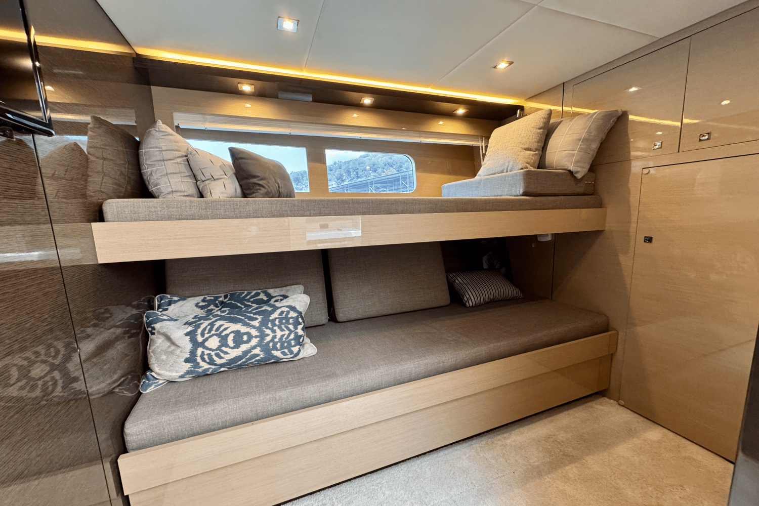 Slide: The Image of Cruisers 60 FLY 2020 - 58