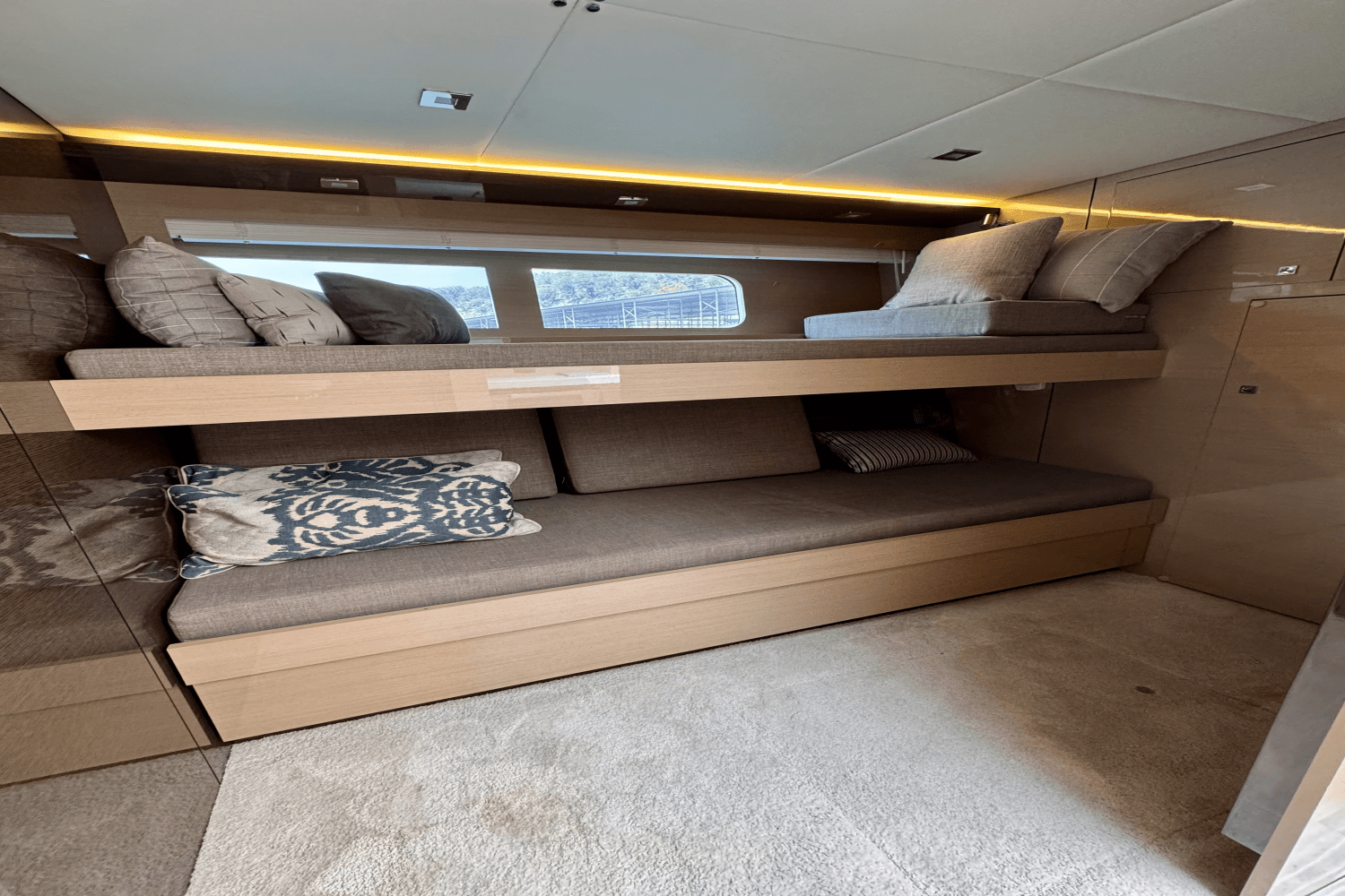 Slide: The Image of Cruisers 60 FLY 2020 - 59