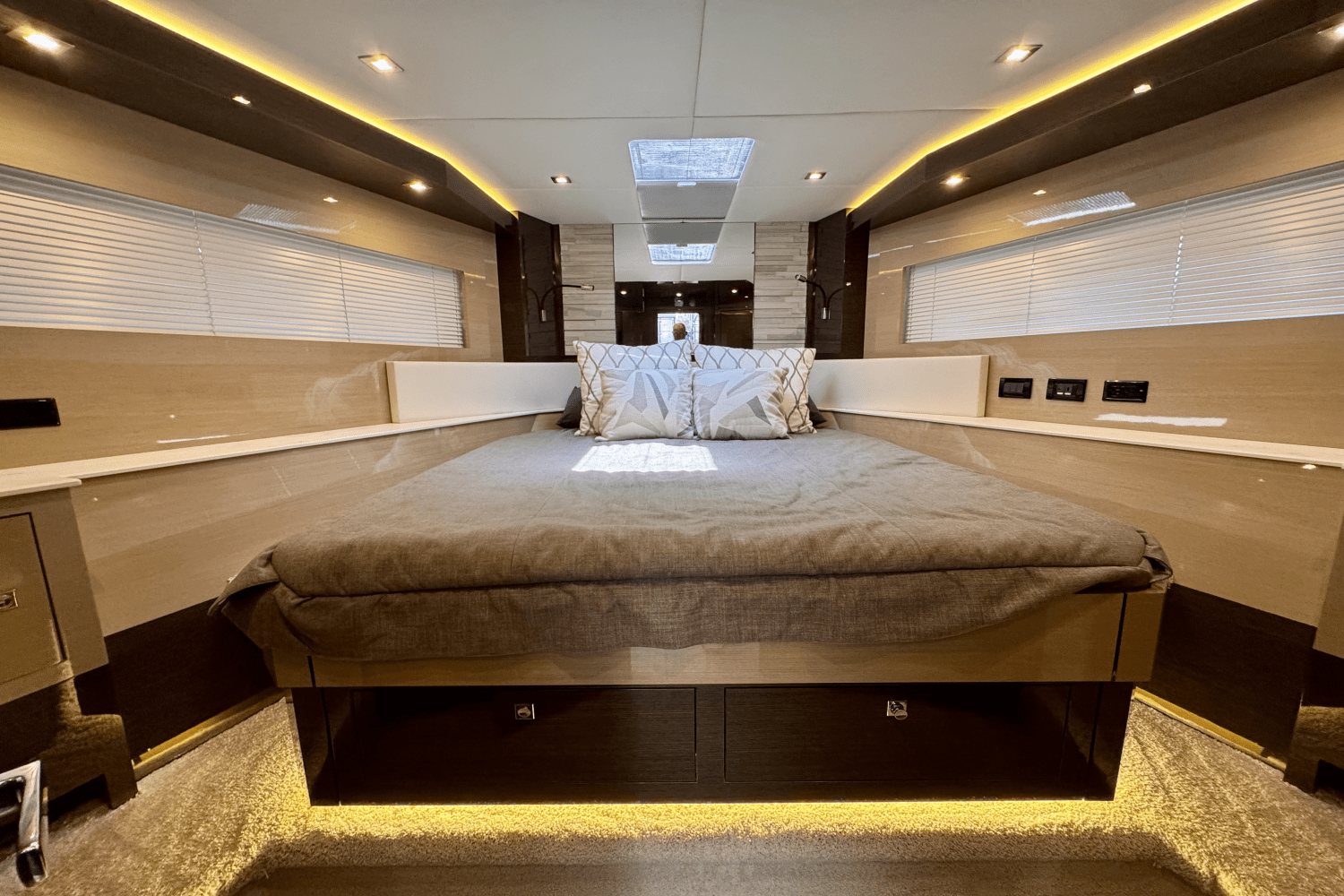 Slide: The Image of Cruisers 60 FLY 2020 - 63
