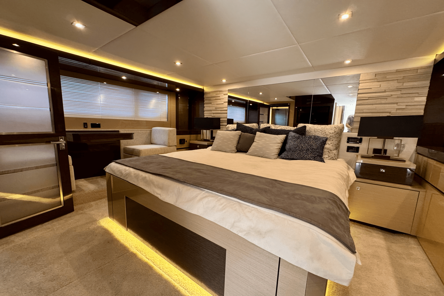 Slide: The Image of Cruisers 60 FLY 2020 - 65