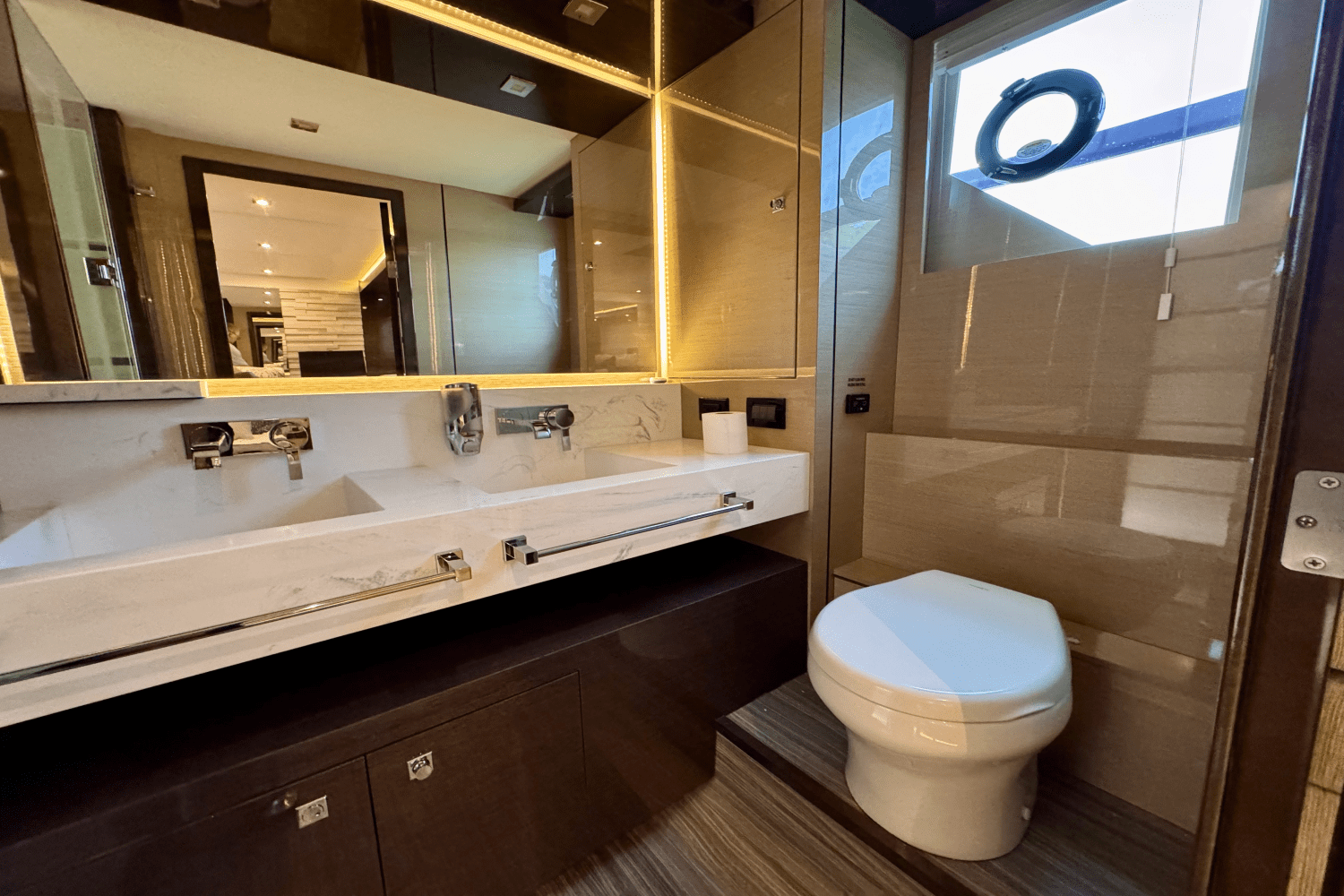 Slide: The Image of Cruisers 60 FLY 2020 - 69