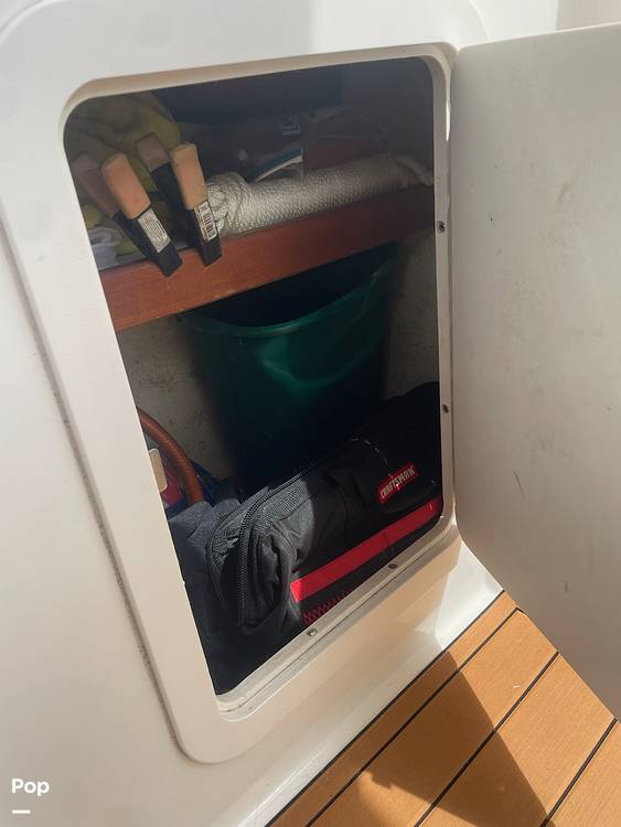 Slide: The Image of Cruisers Yachts 3075 Rogue 1998 - 15754167