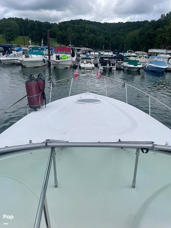 Slide: The Image of Cruisers Yachts 3075 Rogue 1998 - 15754168