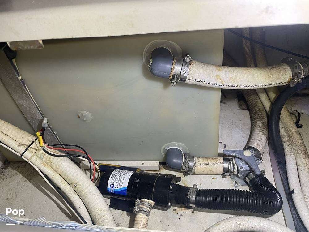 Slide: The Image of Cruisers Yachts 3075 Rogue 1998 - 15754171