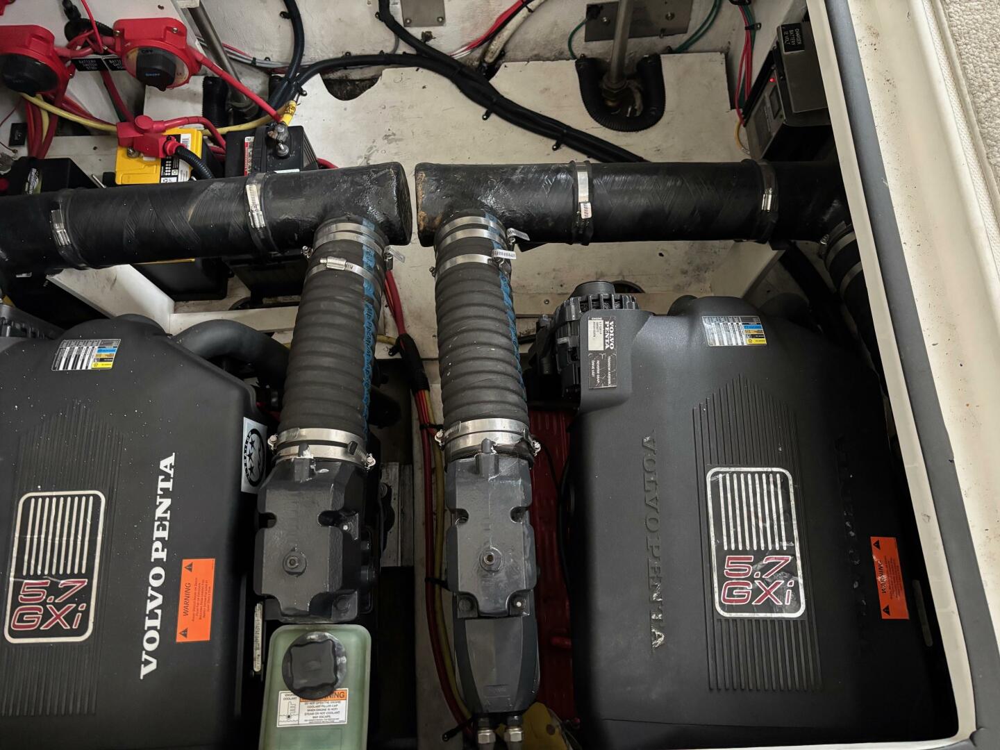 Slide: The Image of Cruisers Yachts 320 Express 2004 - 5325522