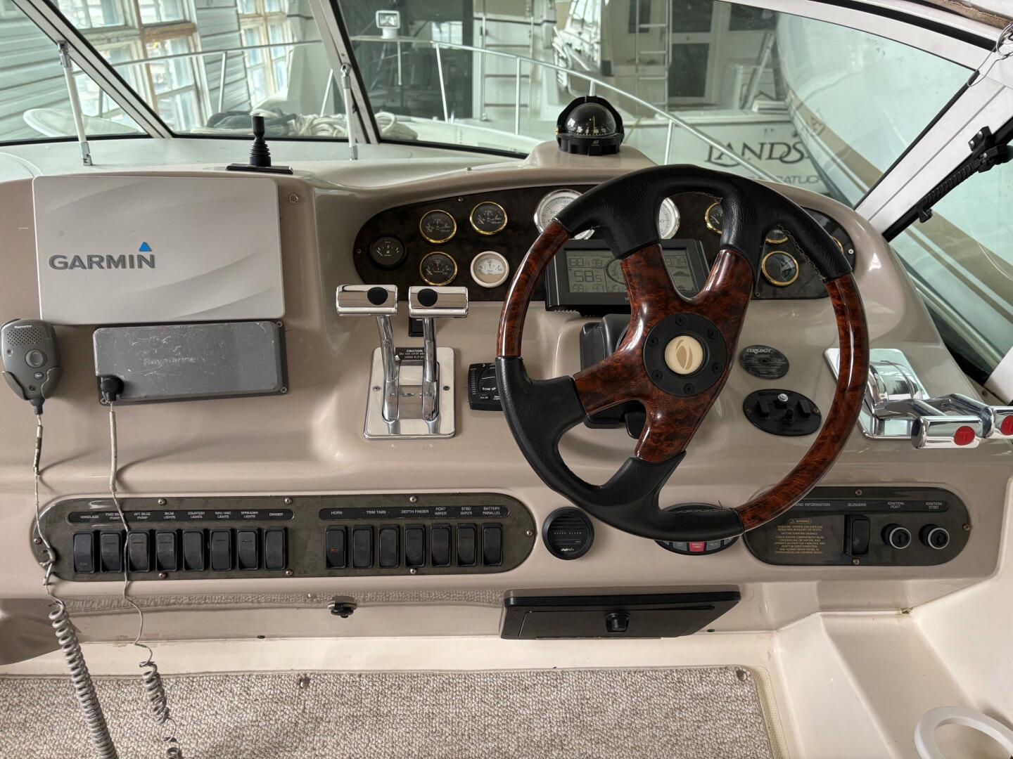 Slide: The Image of Cruisers Yachts 320 Express 2004 - 5325525